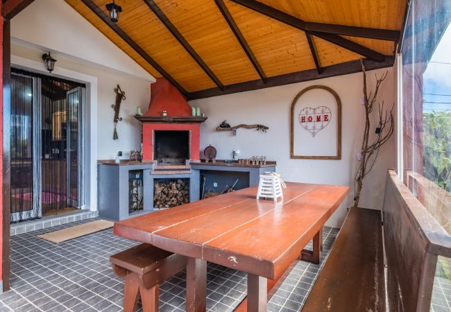 Casa em Santana - São Jorge Cottage - By Wehost