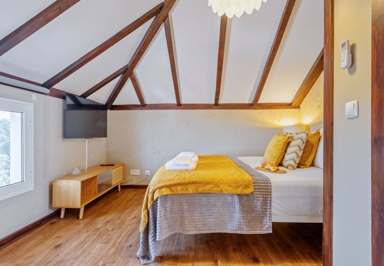 Casa em Santana - São Jorge Cottage - By Wehost