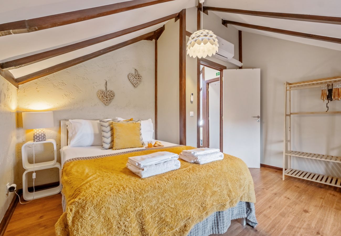 Casa em Santana - São Jorge Cottage - By Wehost