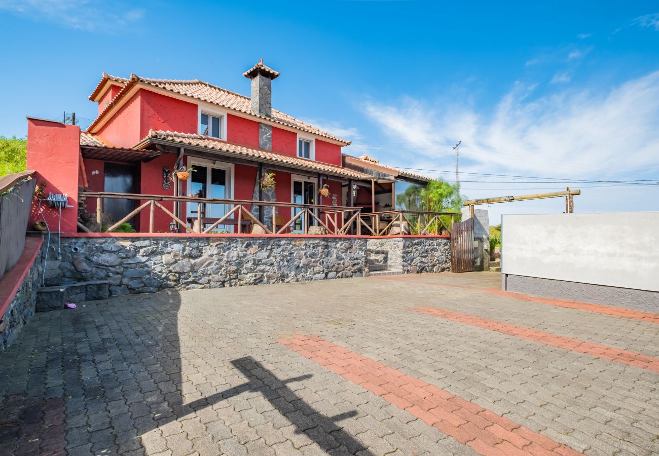 Casa em Santana - São Jorge Cottage - By Wehost