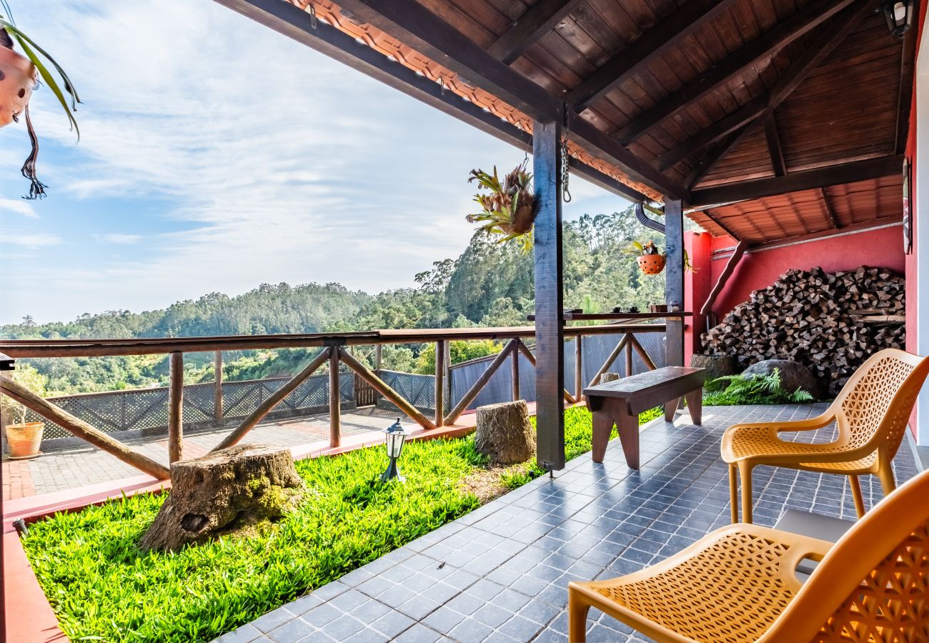 Casa em Santana - São Jorge Cottage - By Wehost