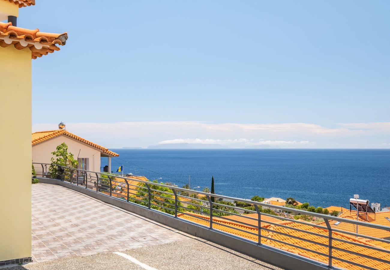 Casa em Santa Cruz - The Balcony - By Wehost