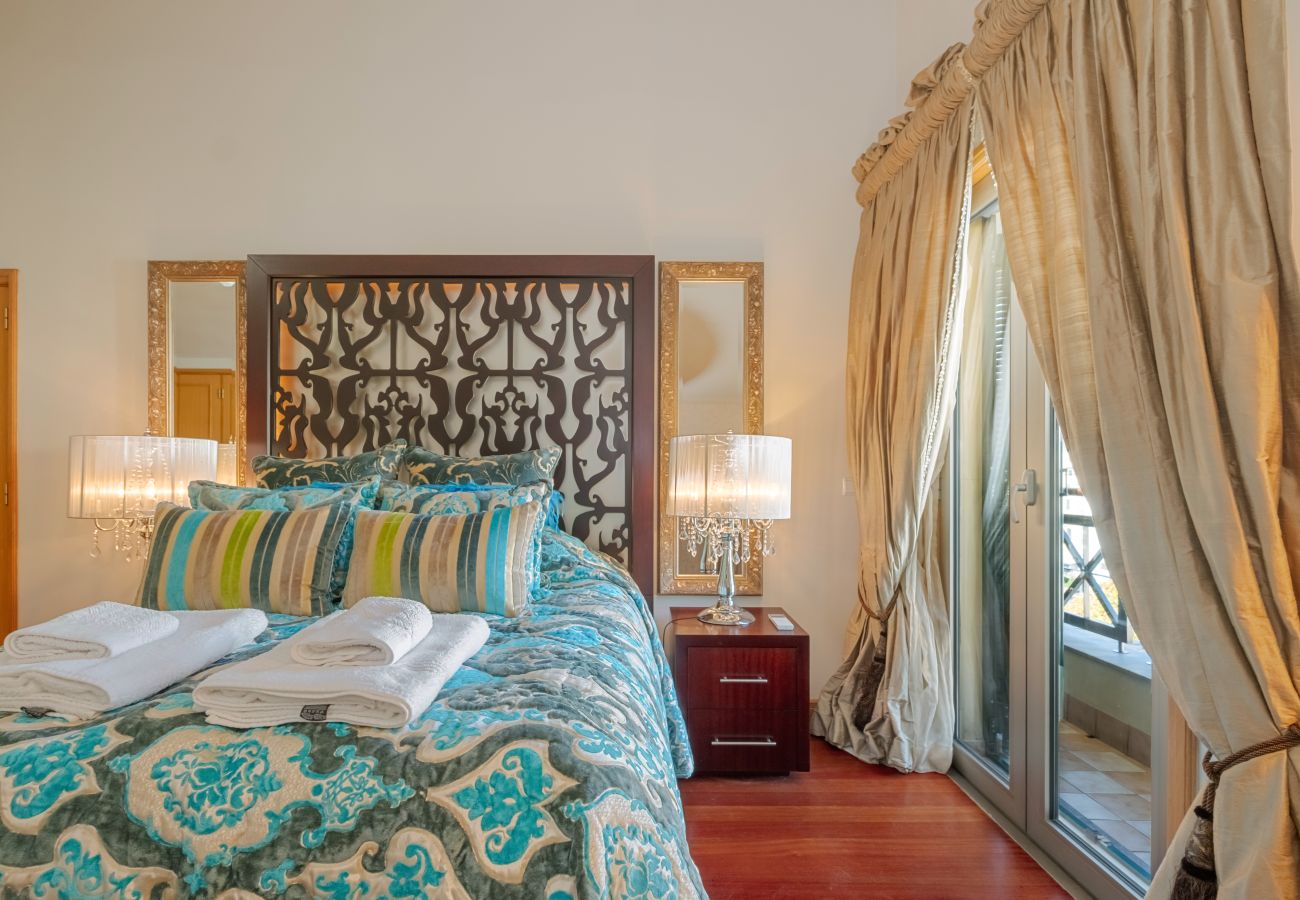 Apartamento em Funchal - The Cliff House Madeira - By Wehost