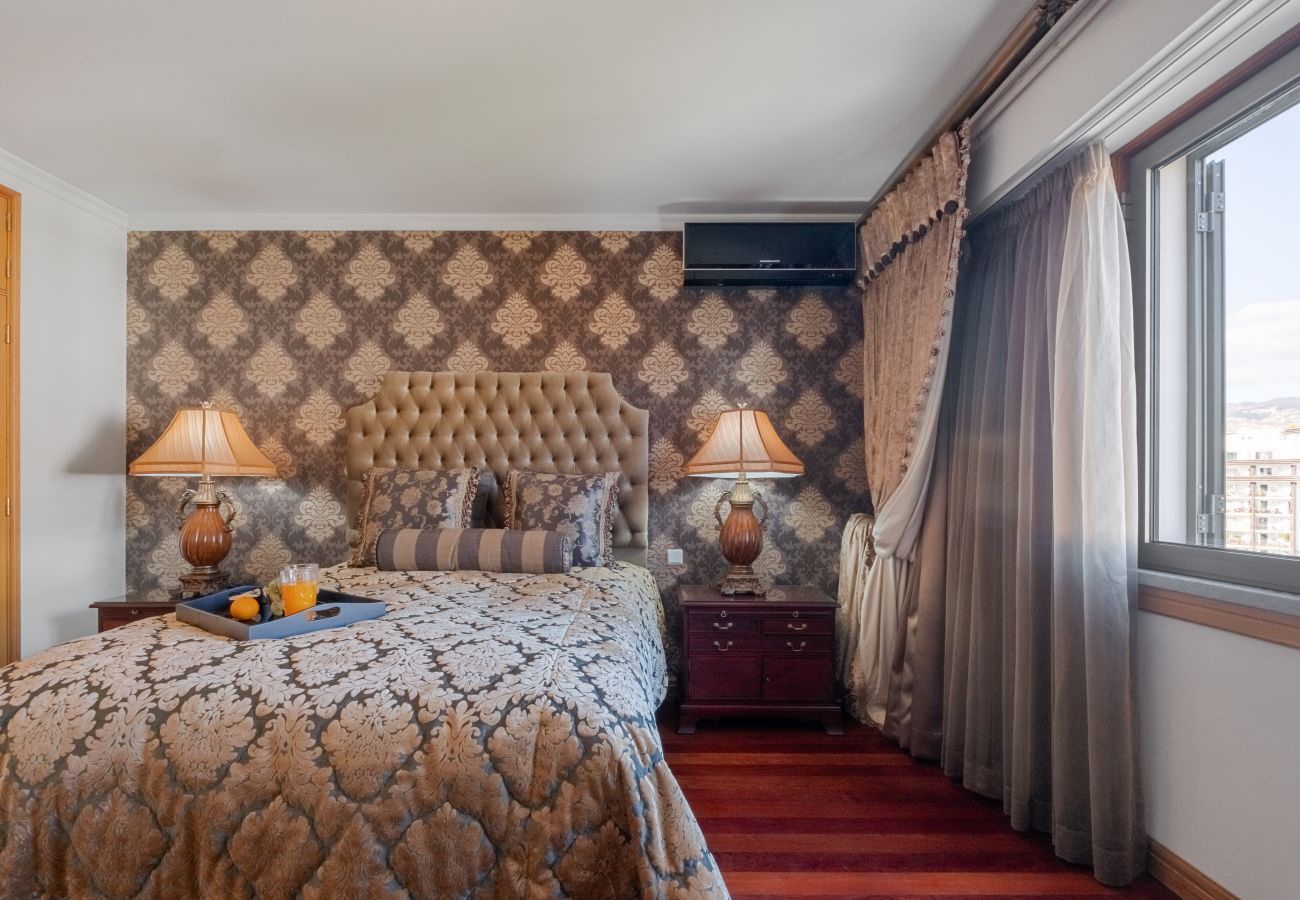 Apartamento em Funchal - The Cliff House Madeira - By Wehost