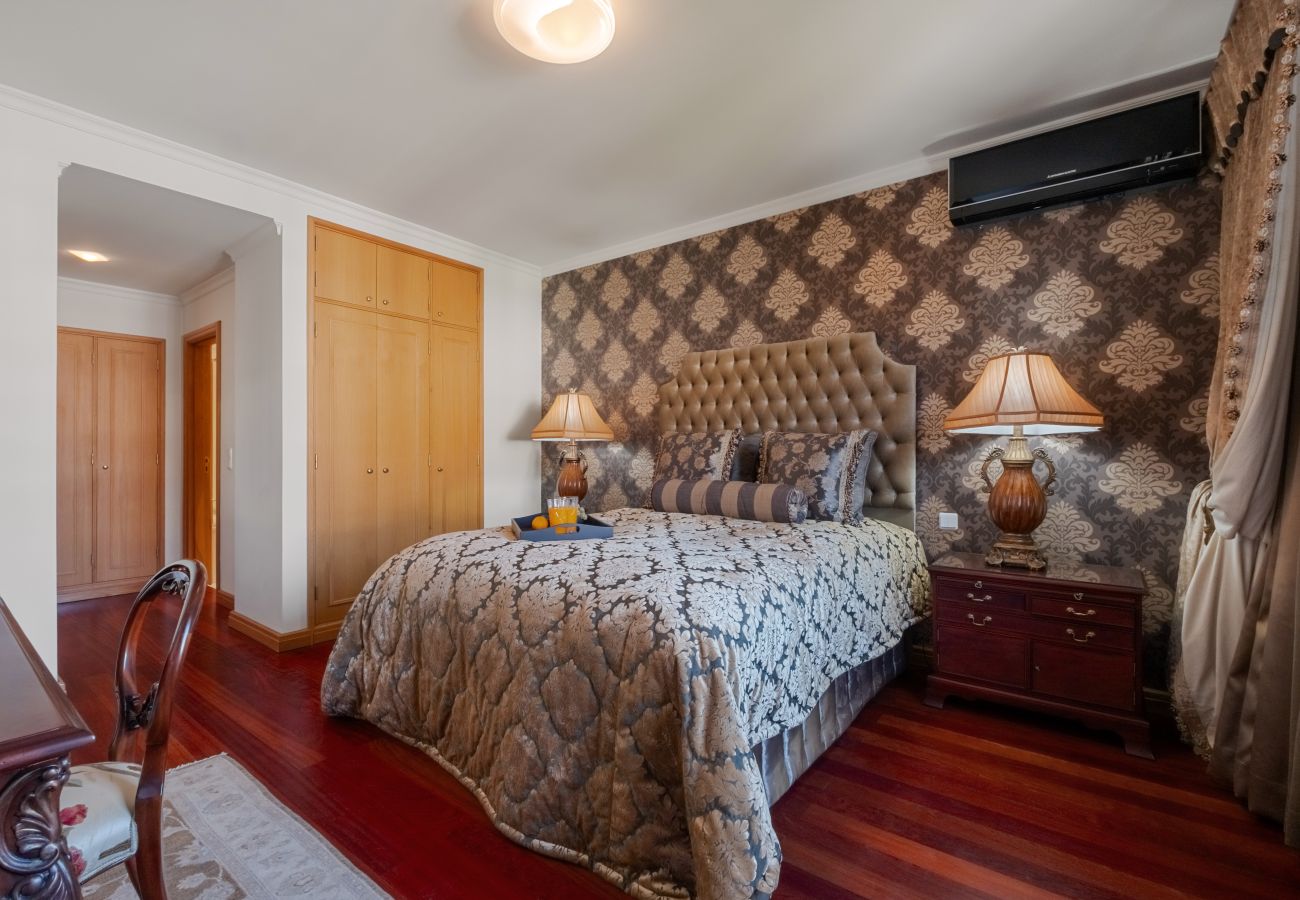 Apartamento em Funchal - The Cliff House Madeira - By Wehost