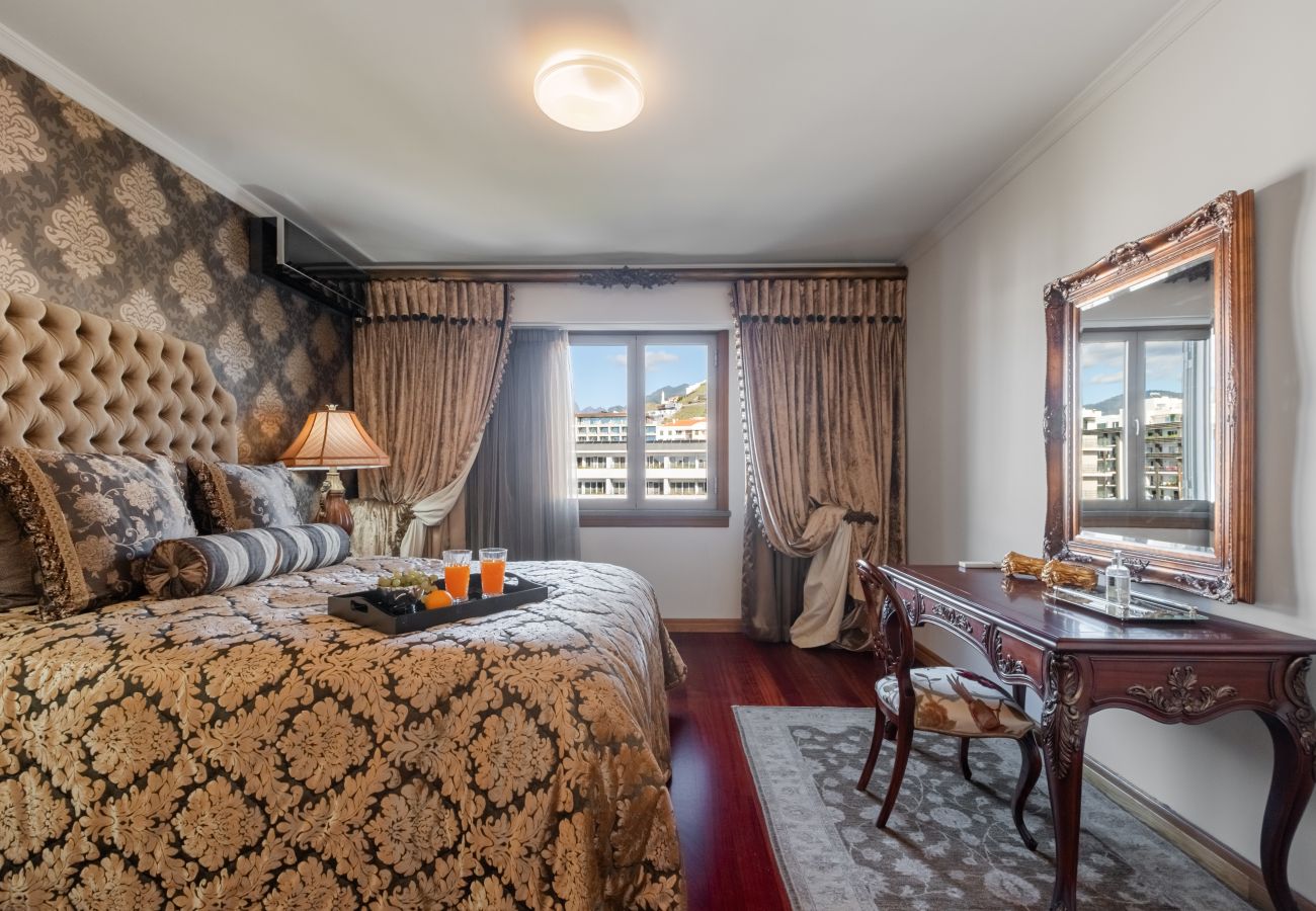 Apartamento em Funchal - The Cliff House Madeira - By Wehost