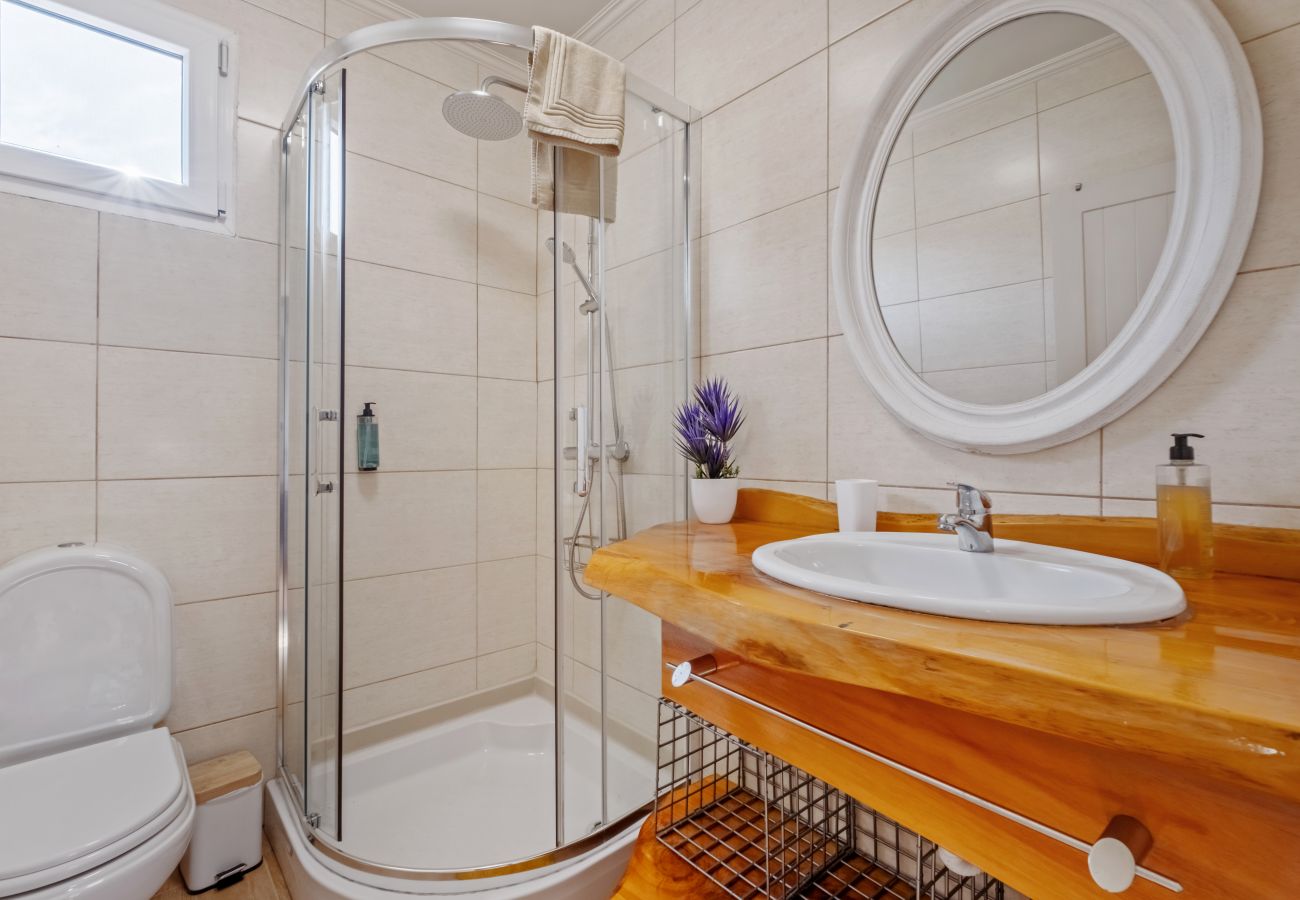 House in Santana - São Jorge Cottage - By Wehost