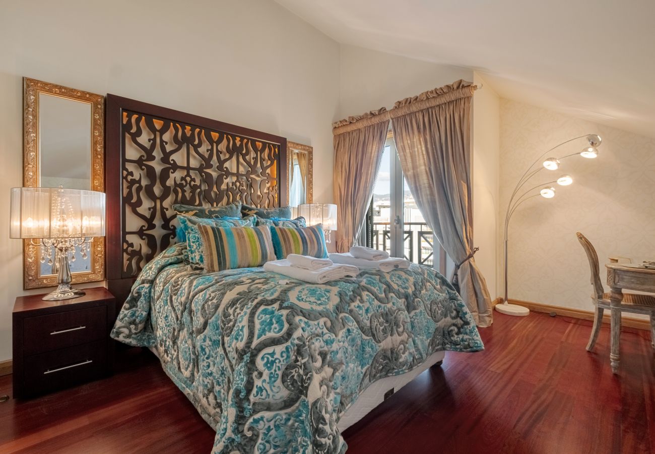 Apartment in Funchal - The Cliff House Madeira - By Wehost