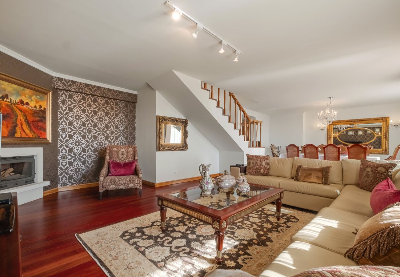 Apartment in Funchal - The Cliff House Madeira - By Wehost