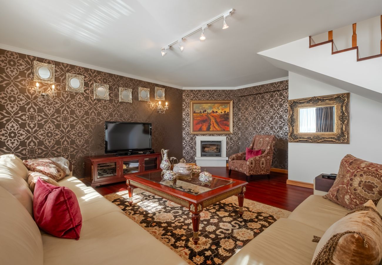 Apartment in Funchal - The Cliff House Madeira - By Wehost