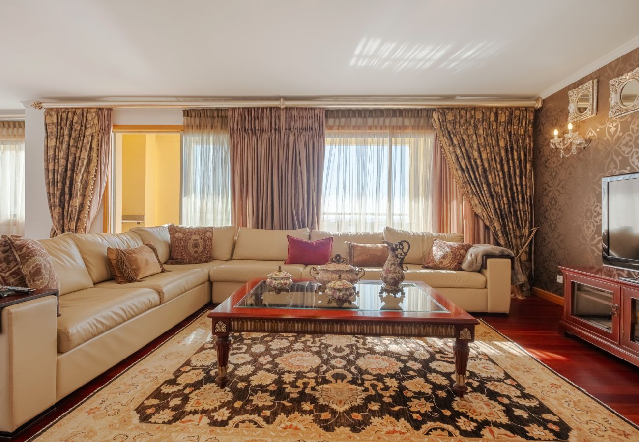 Apartment in Funchal - The Cliff House Madeira - By Wehost