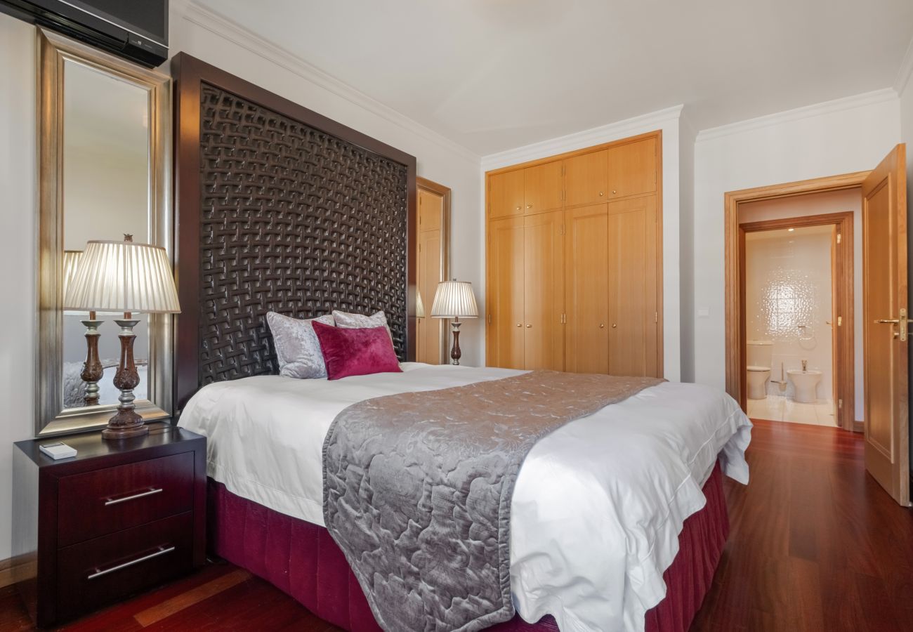 Apartment in Funchal - The Cliff House Madeira - By Wehost