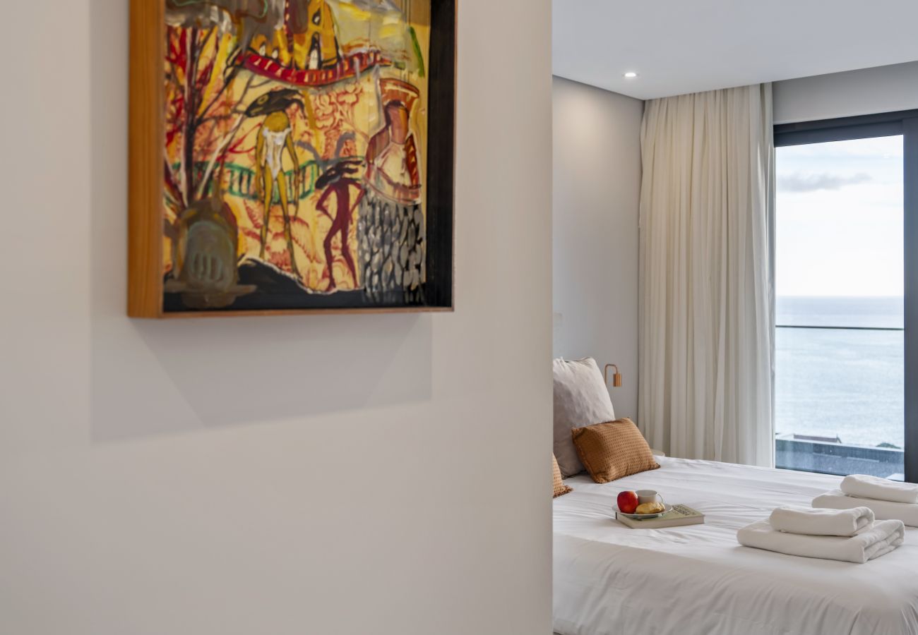 House in Funchal - Art House - By Wehost