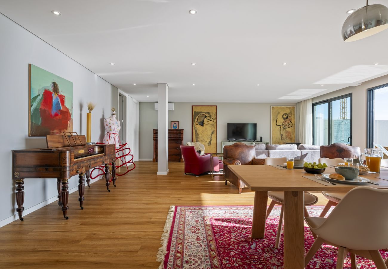 House in Funchal - Art House - By Wehost