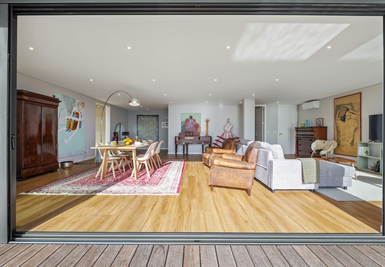 House in Funchal - Art House - By Wehost