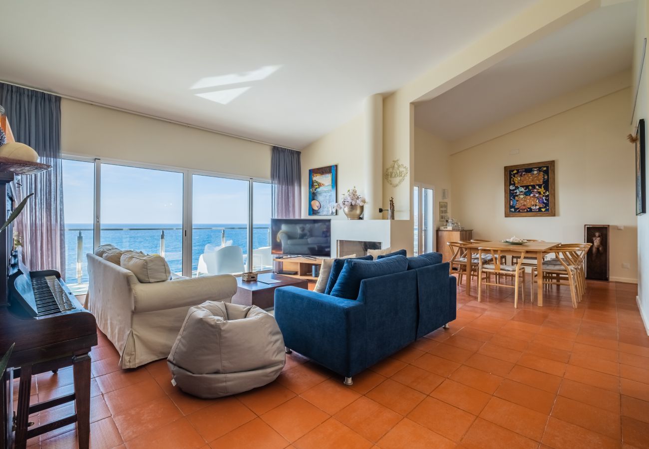 House in Santa Cruz - Beach House - By WeHostMadeira