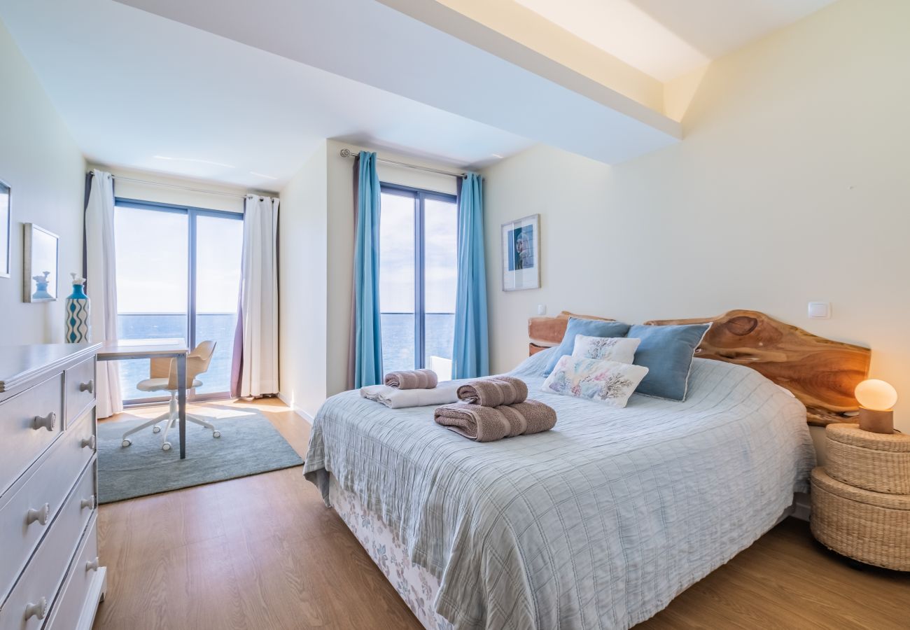 House in Santa Cruz - Beach House - By WeHostMadeira