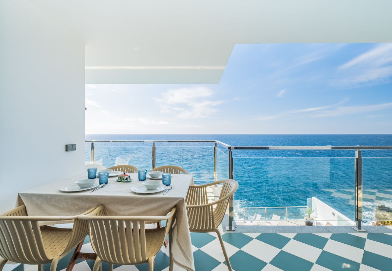 House in Santa Cruz - Beach House - By WeHostMadeira