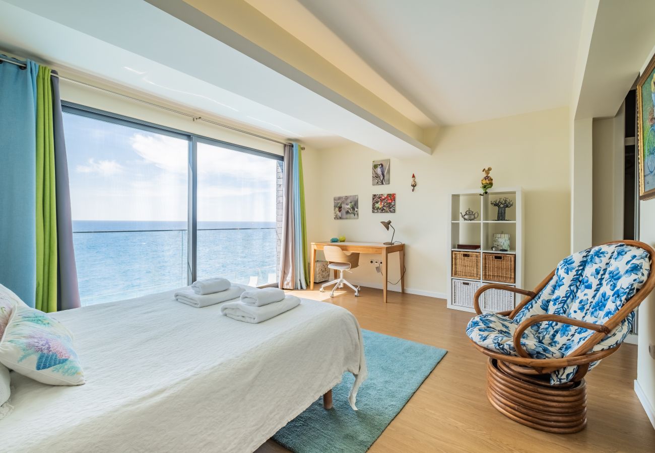 House in Santa Cruz - Beach House - By WeHostMadeira