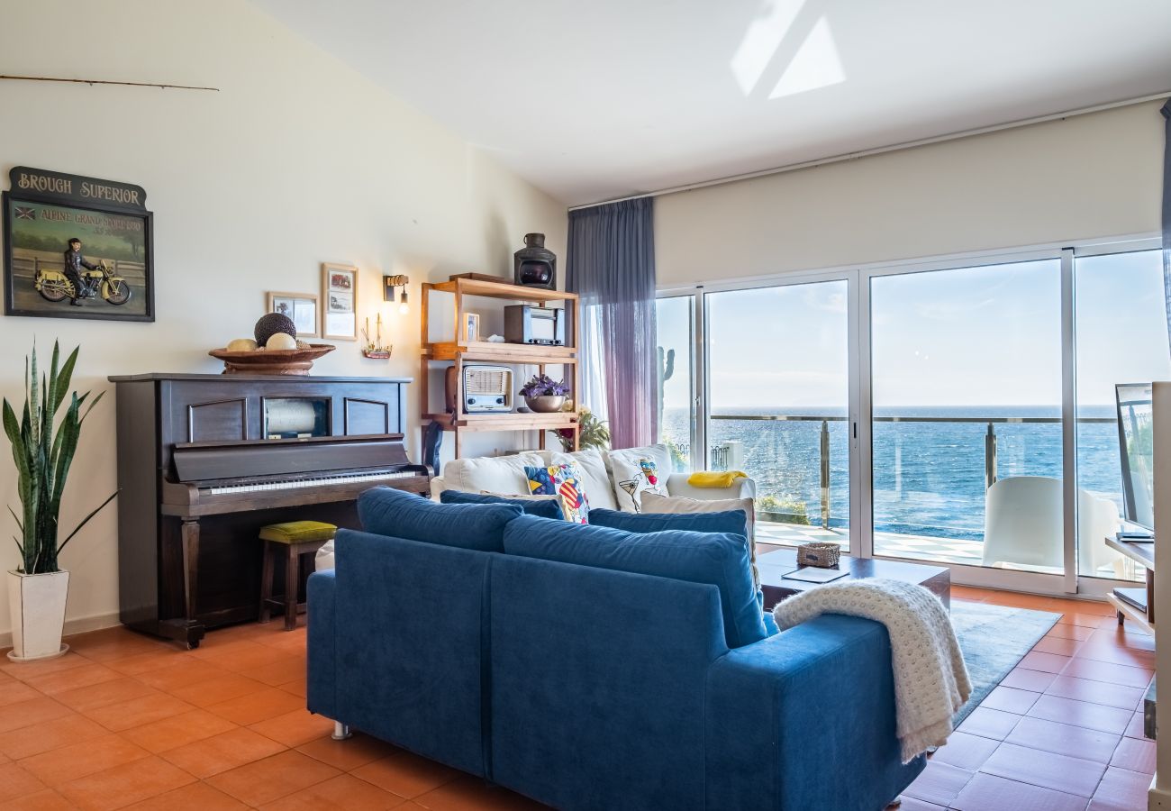 House in Santa Cruz - Beach House - By WeHostMadeira