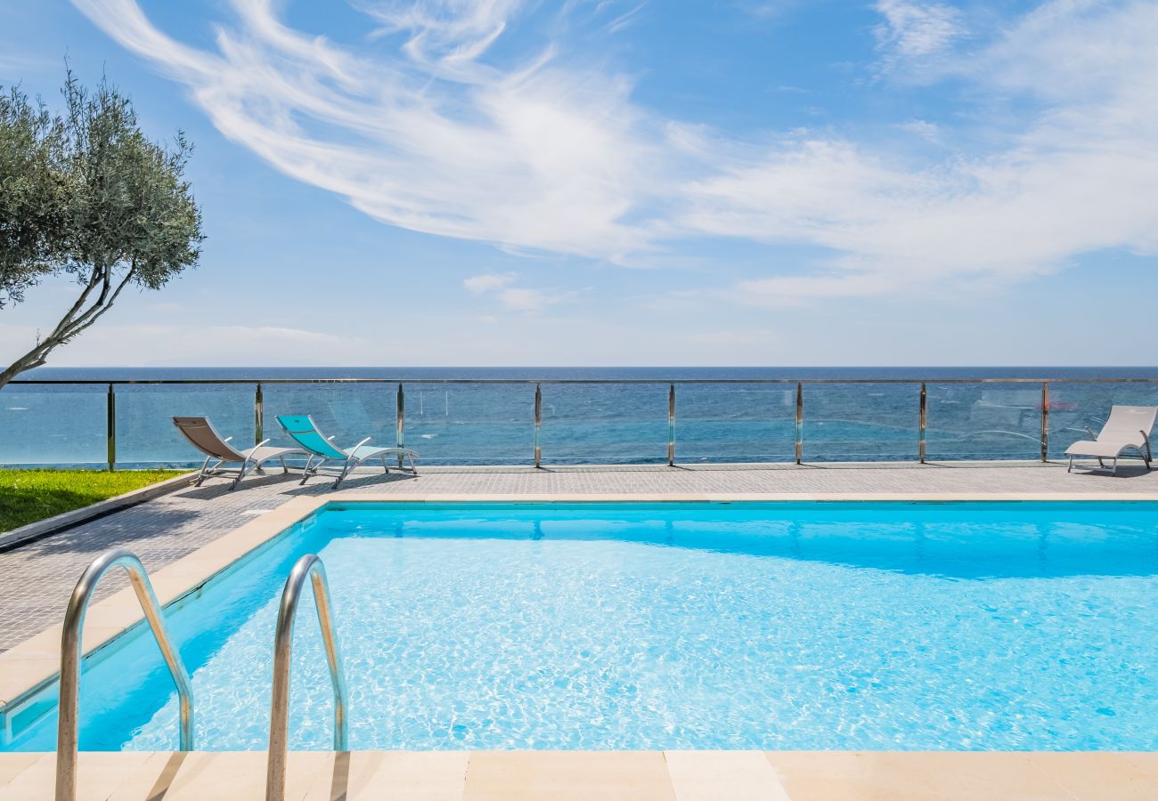 House in Santa Cruz - Beach House - By WeHostMadeira