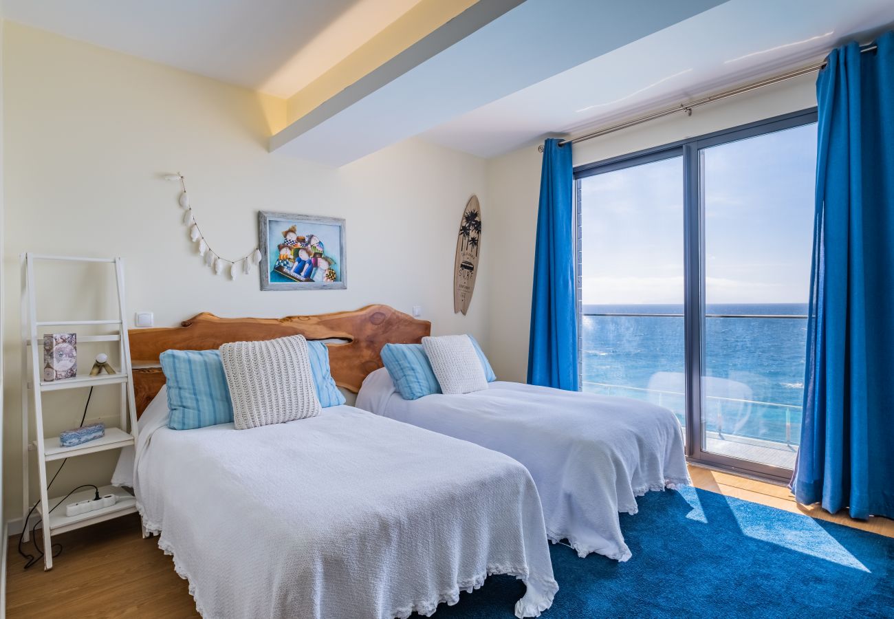House in Santa Cruz - Beach House - By WeHostMadeira