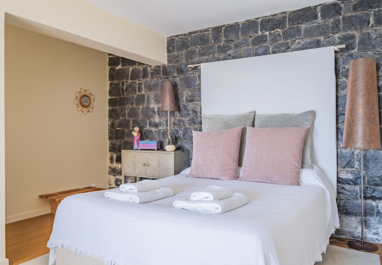 House in Santa Cruz - Beach House - By WeHostMadeira