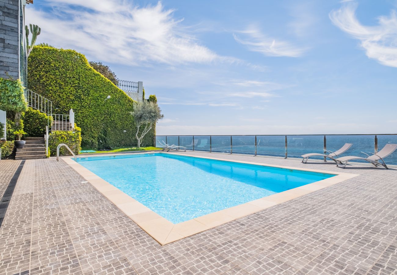 House in Santa Cruz - Beach House - By WeHostMadeira
