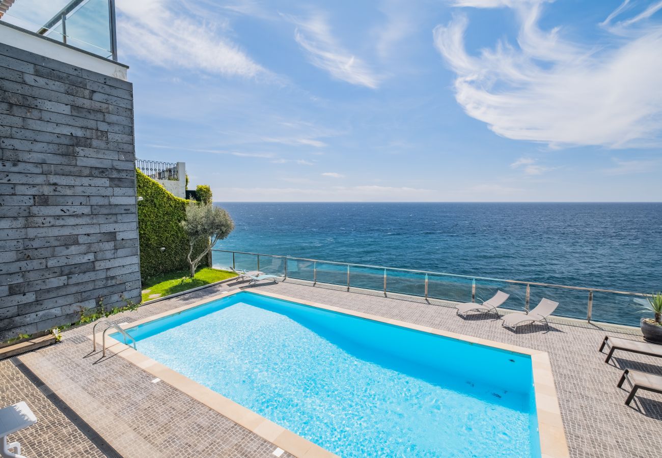 House in Santa Cruz - Beach House - By WeHostMadeira