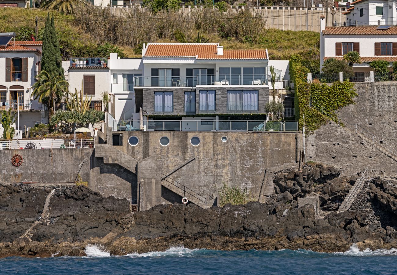 House in Santa Cruz - Beach House - By WeHostMadeira