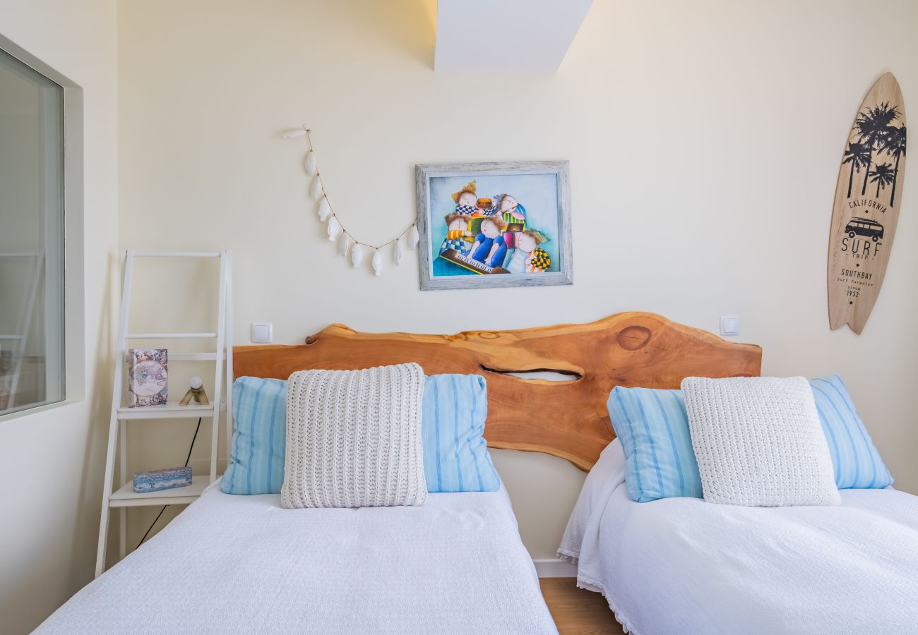 House in Santa Cruz - Beach House - By WeHostMadeira