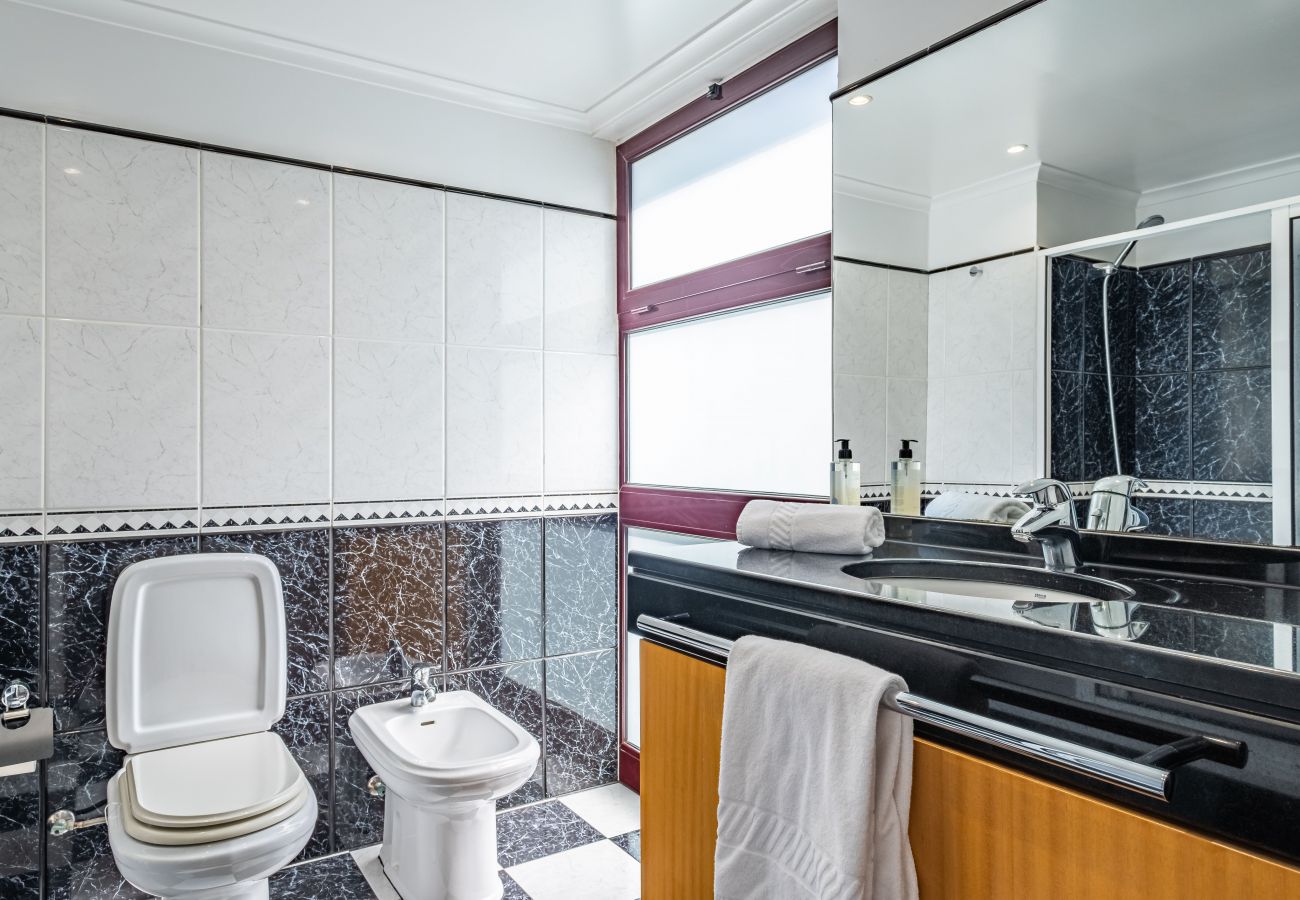 Villa in Funchal - Vila Crerital - By WeHostMadeira