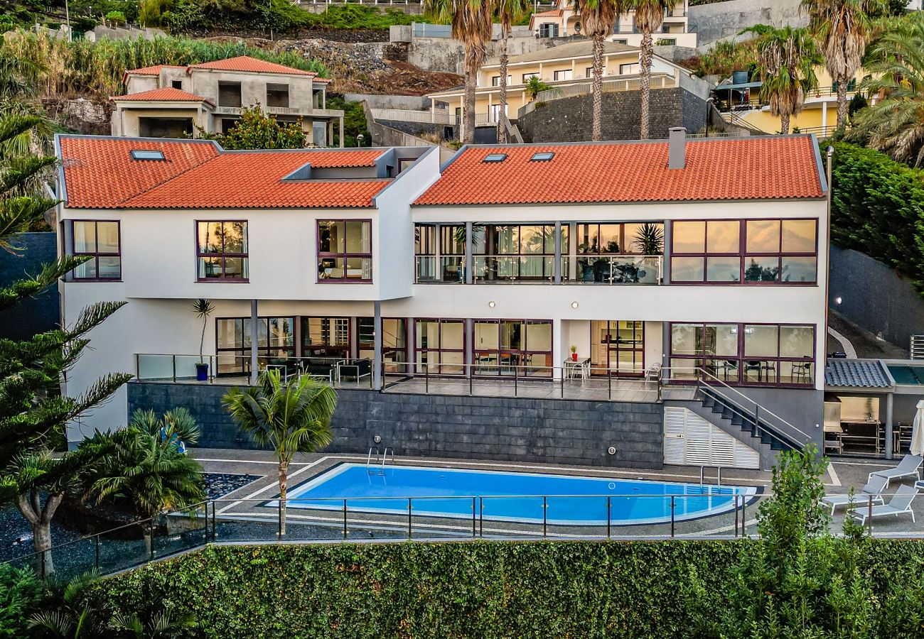 Villa in Funchal - Vila Crerital - By WeHostMadeira