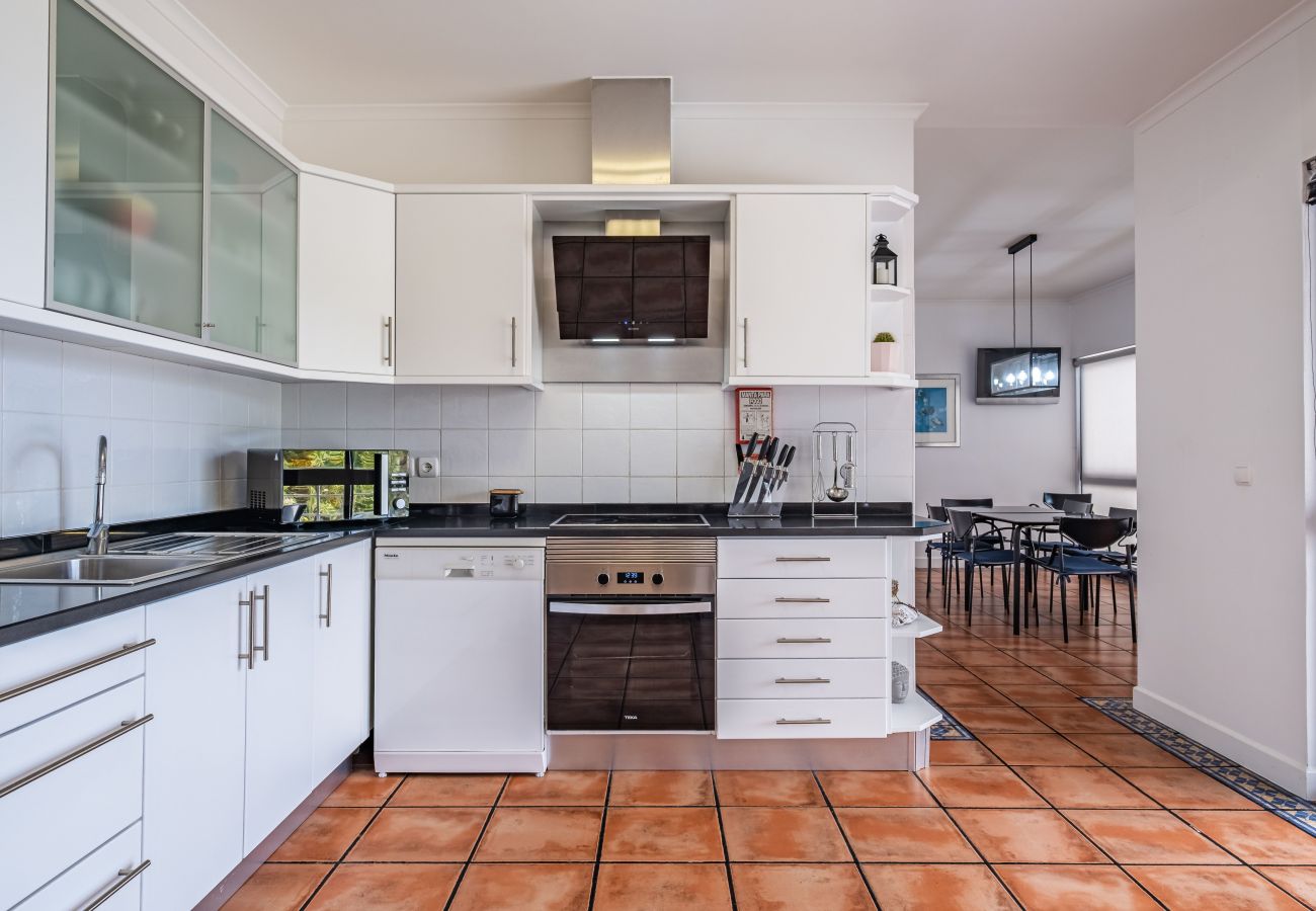 Villa in Funchal - Vila Crerital - By WeHostMadeira