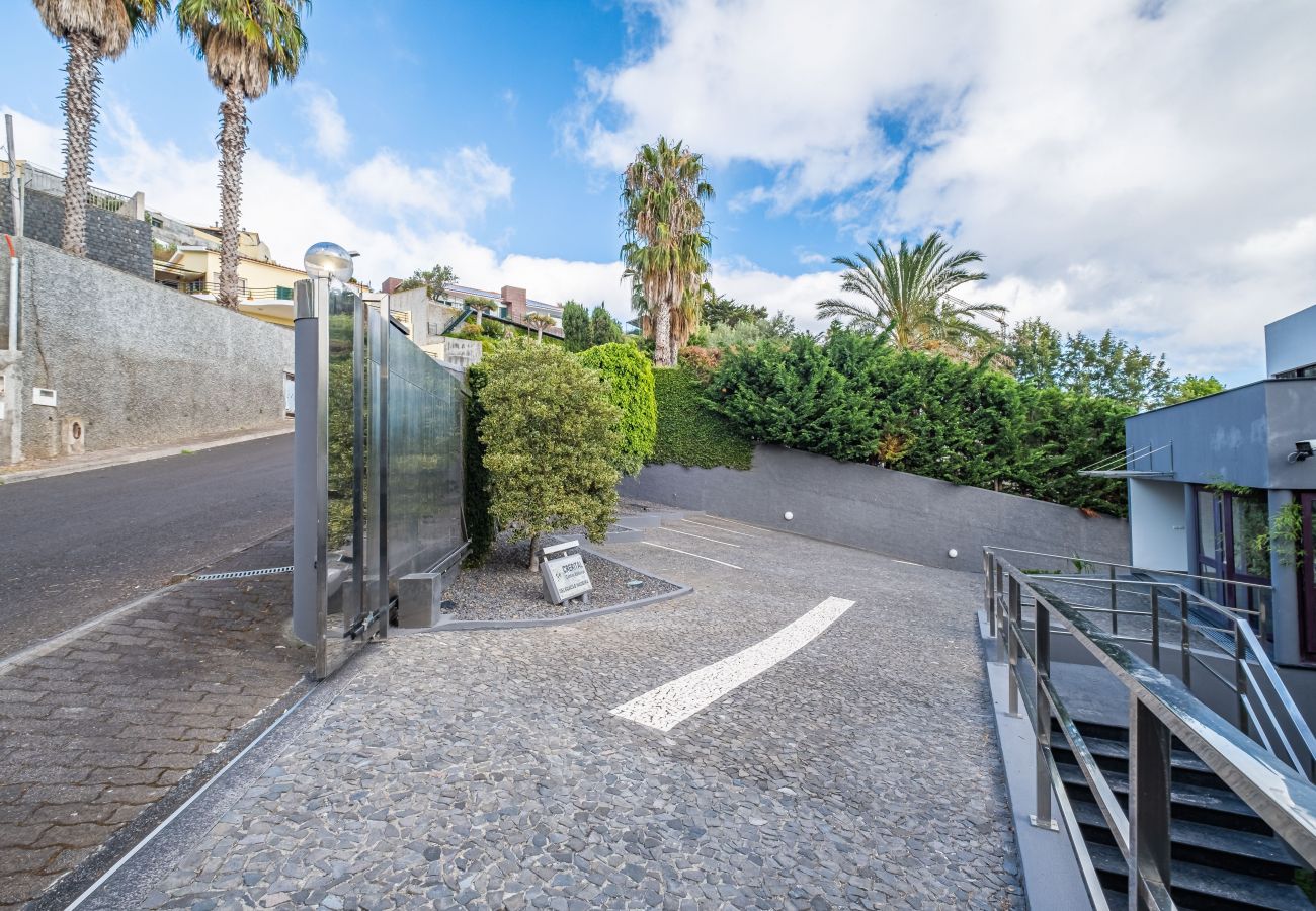 Villa in Funchal - Vila Crerital - By WeHostMadeira