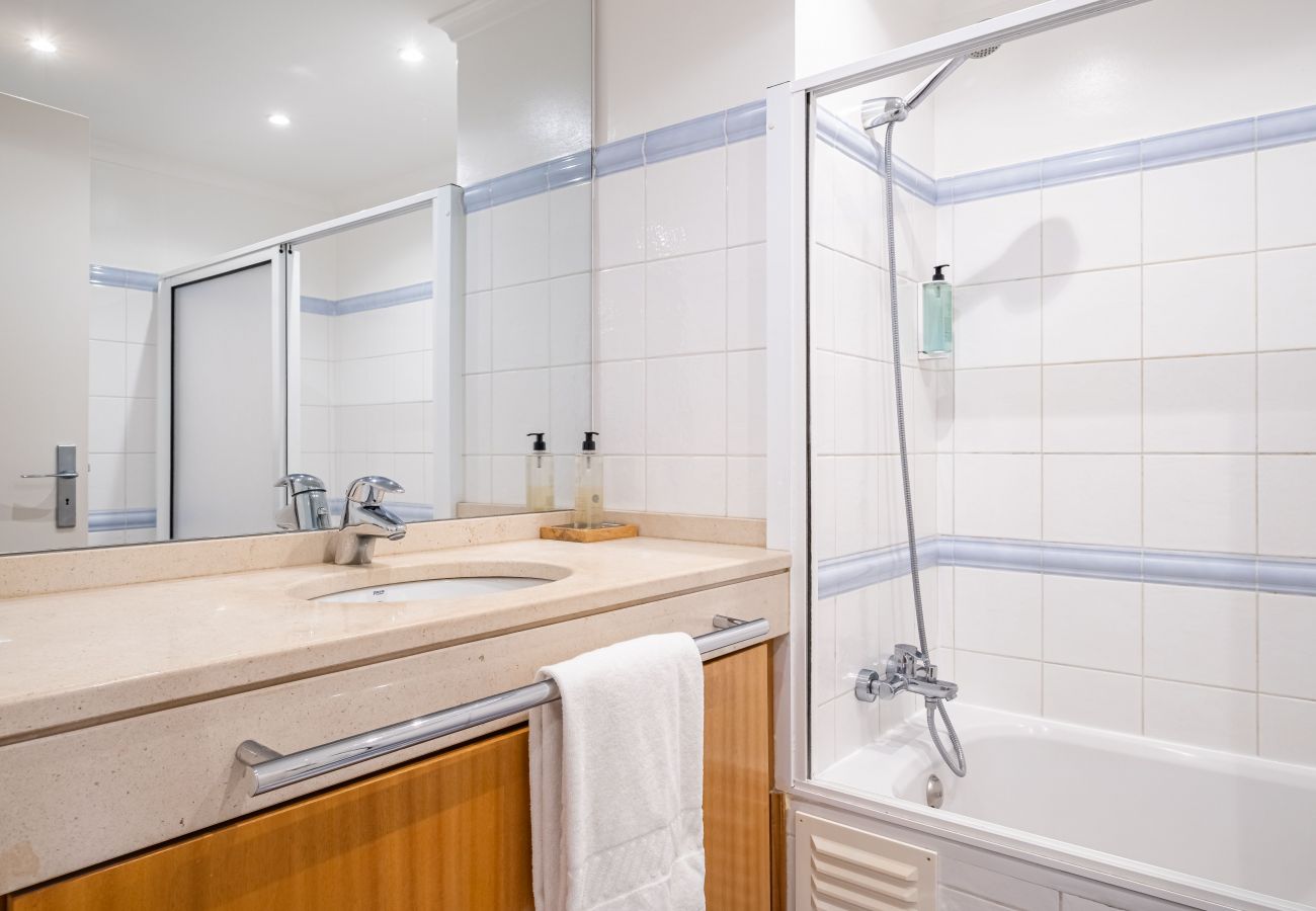 Villa in Funchal - Vila Crerital - By WeHostMadeira