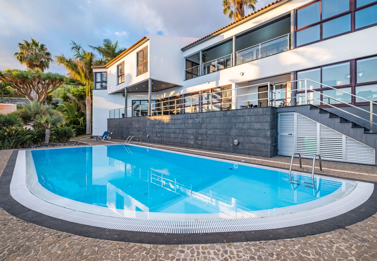 Villa in Funchal - Vila Crerital - By WeHostMadeira