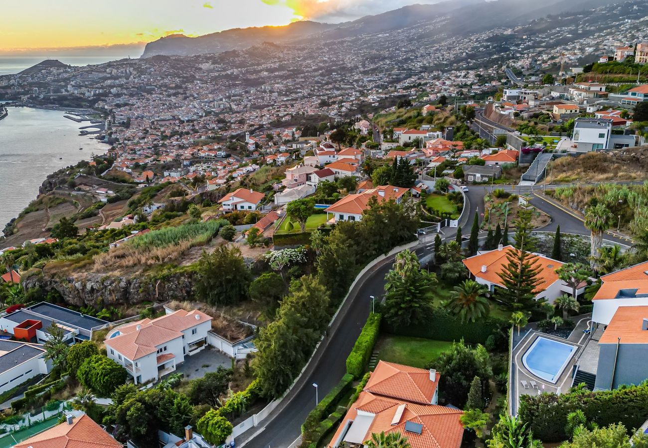 Villa in Funchal - Vila Crerital - By WeHostMadeira