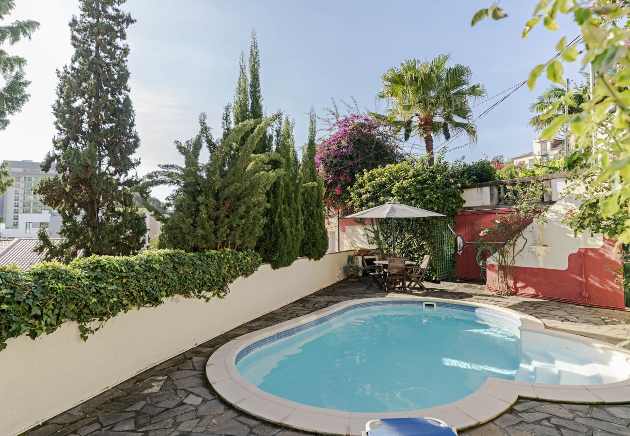 House in Funchal - Quinta Florença - By WeHostMadeira