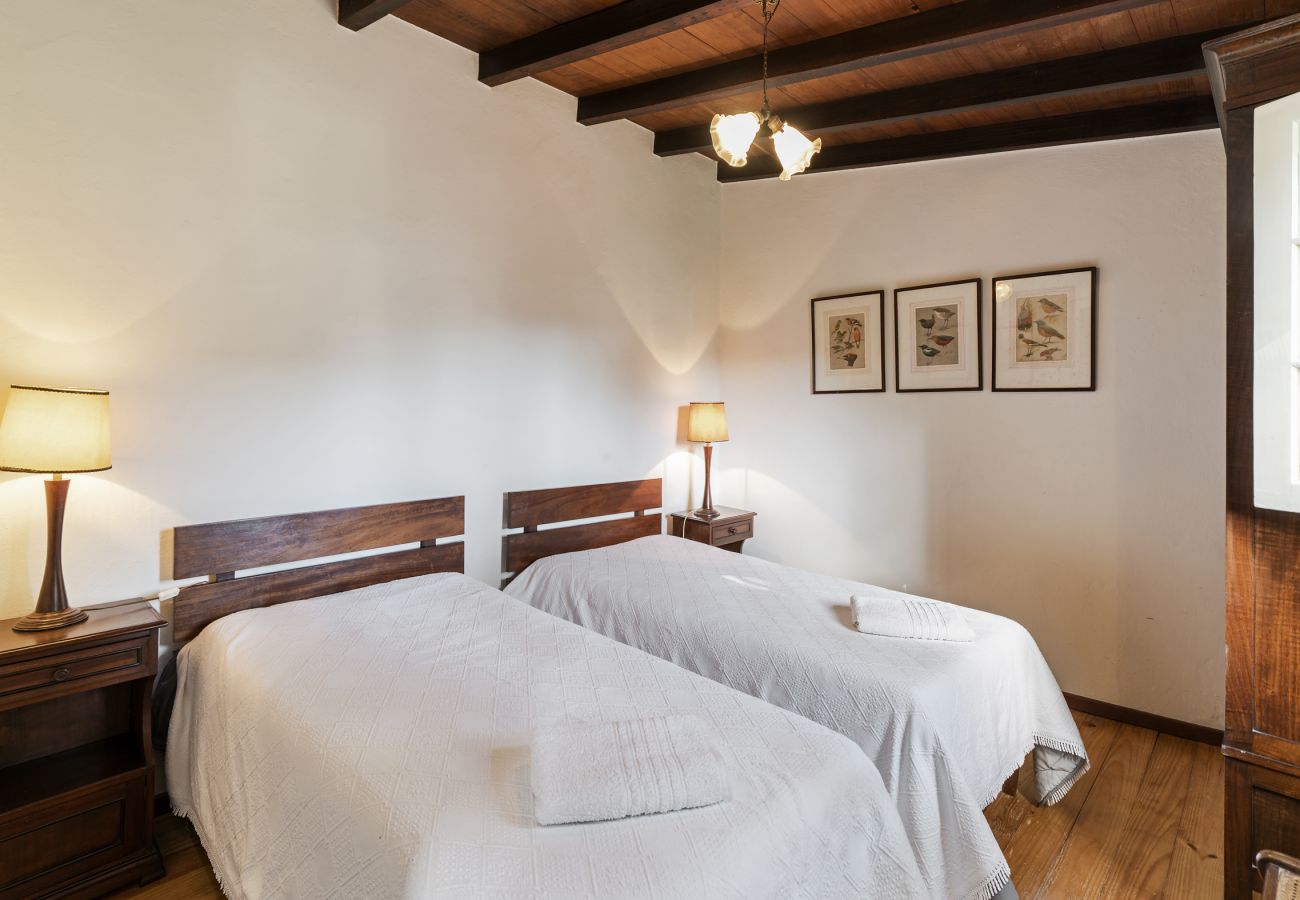 House in Funchal - Quinta Florença - By WeHostMadeira