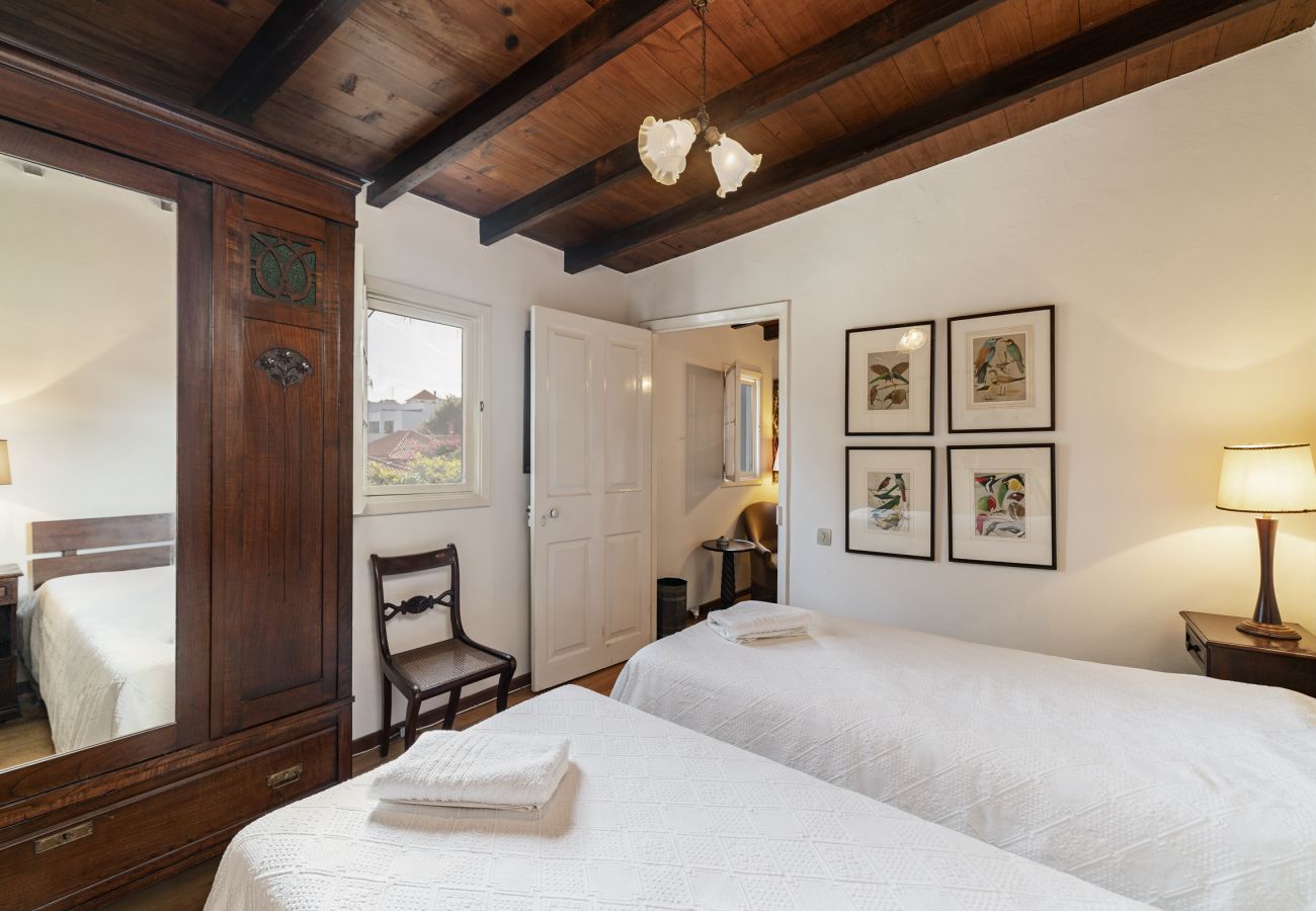 House in Funchal - Quinta Florença - By WeHostMadeira