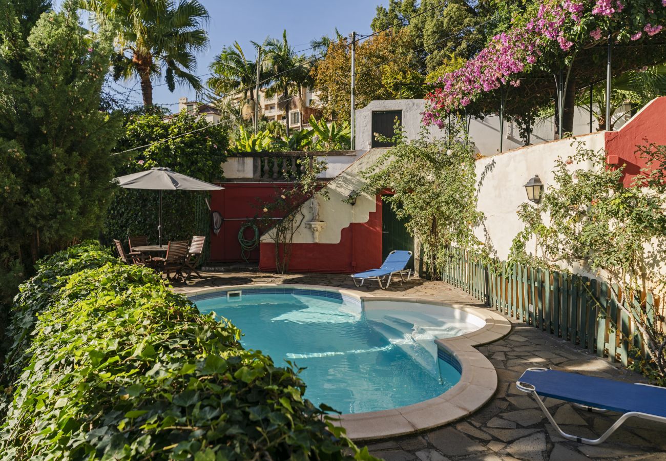 House in Funchal - Quinta Florença - By WeHostMadeira
