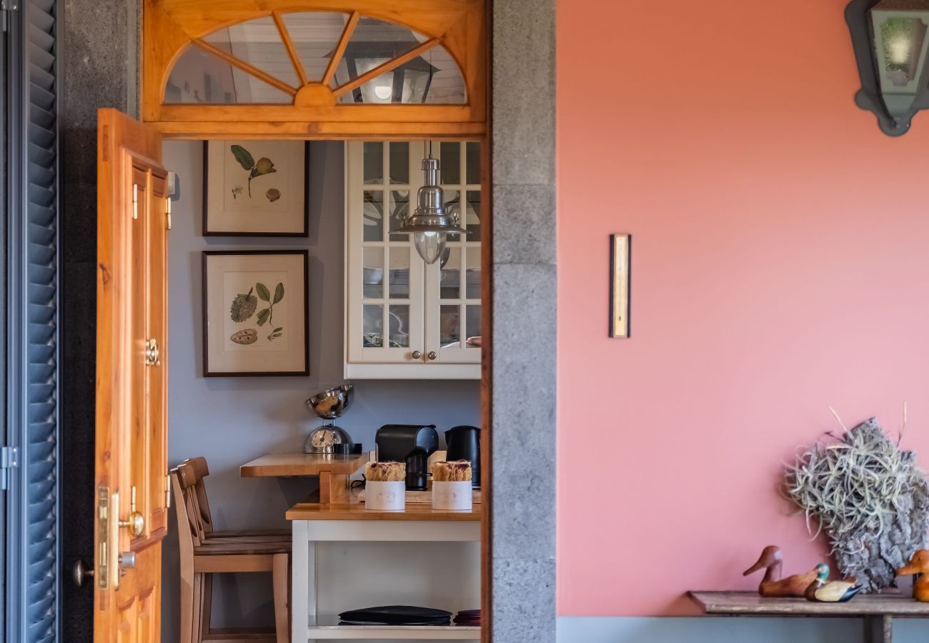 House in Funchal - Vila Botânica - By WeHostMadeira