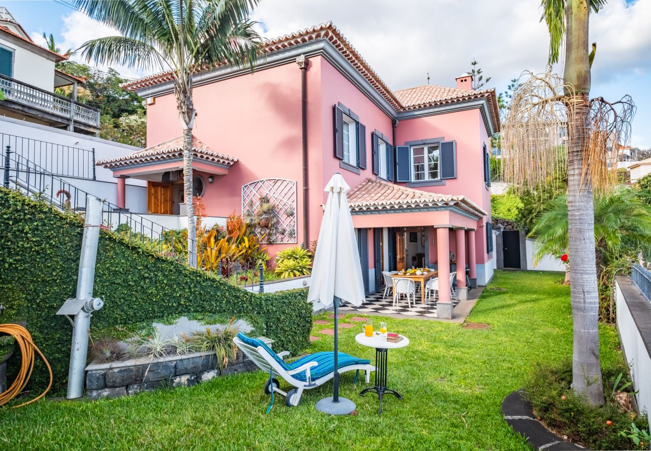 House in Funchal - Vila Botânica - By WeHostMadeira