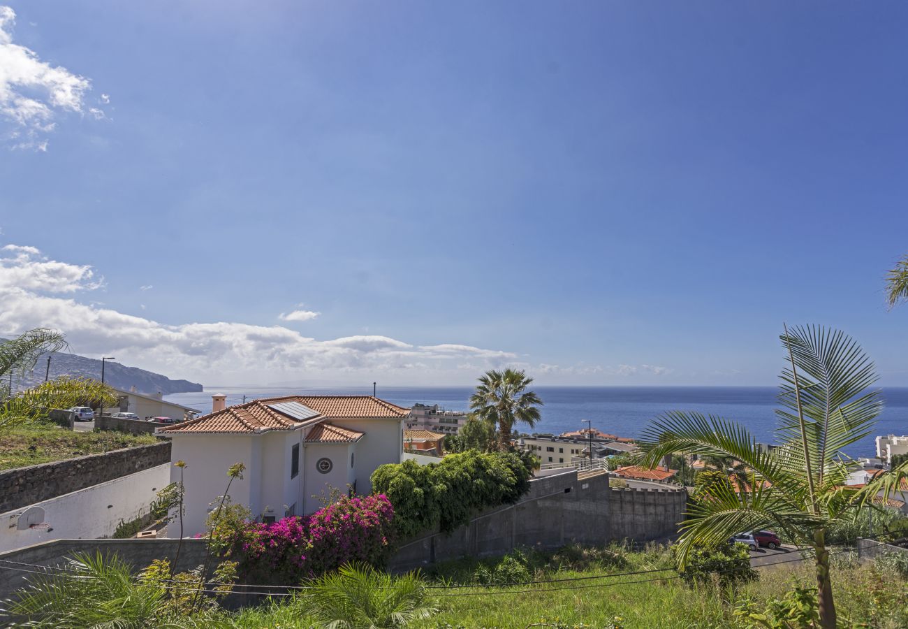 House in Funchal - Vila Botânica - By WeHostMadeira