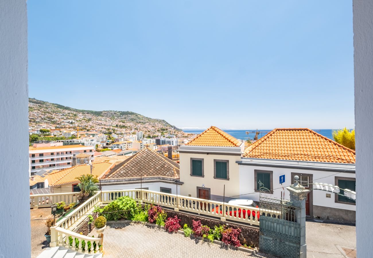 Apartment in Funchal - City View - By WeHostMadeira