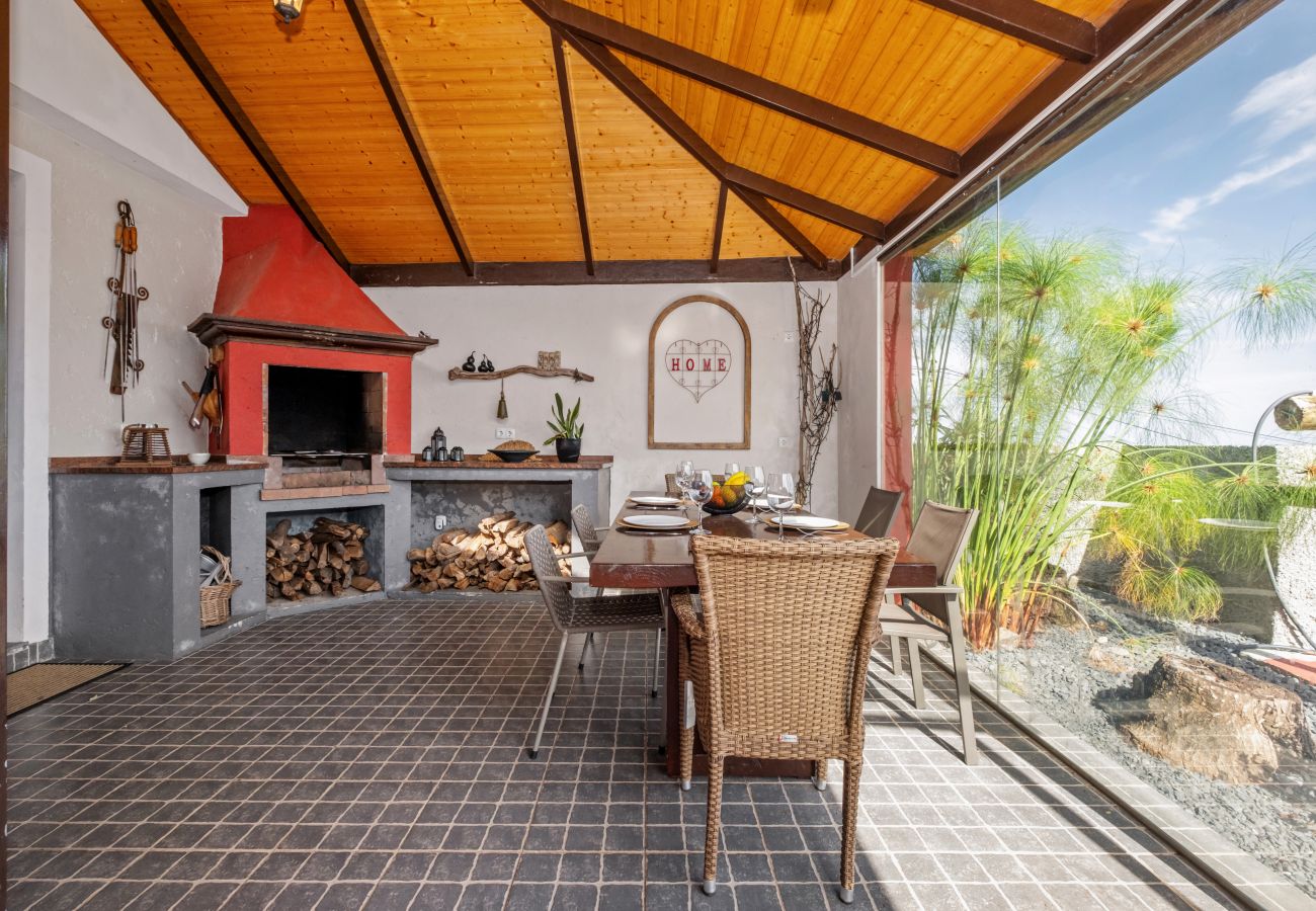 House in Santana - São Jorge Cottage - By WeHostMadeira