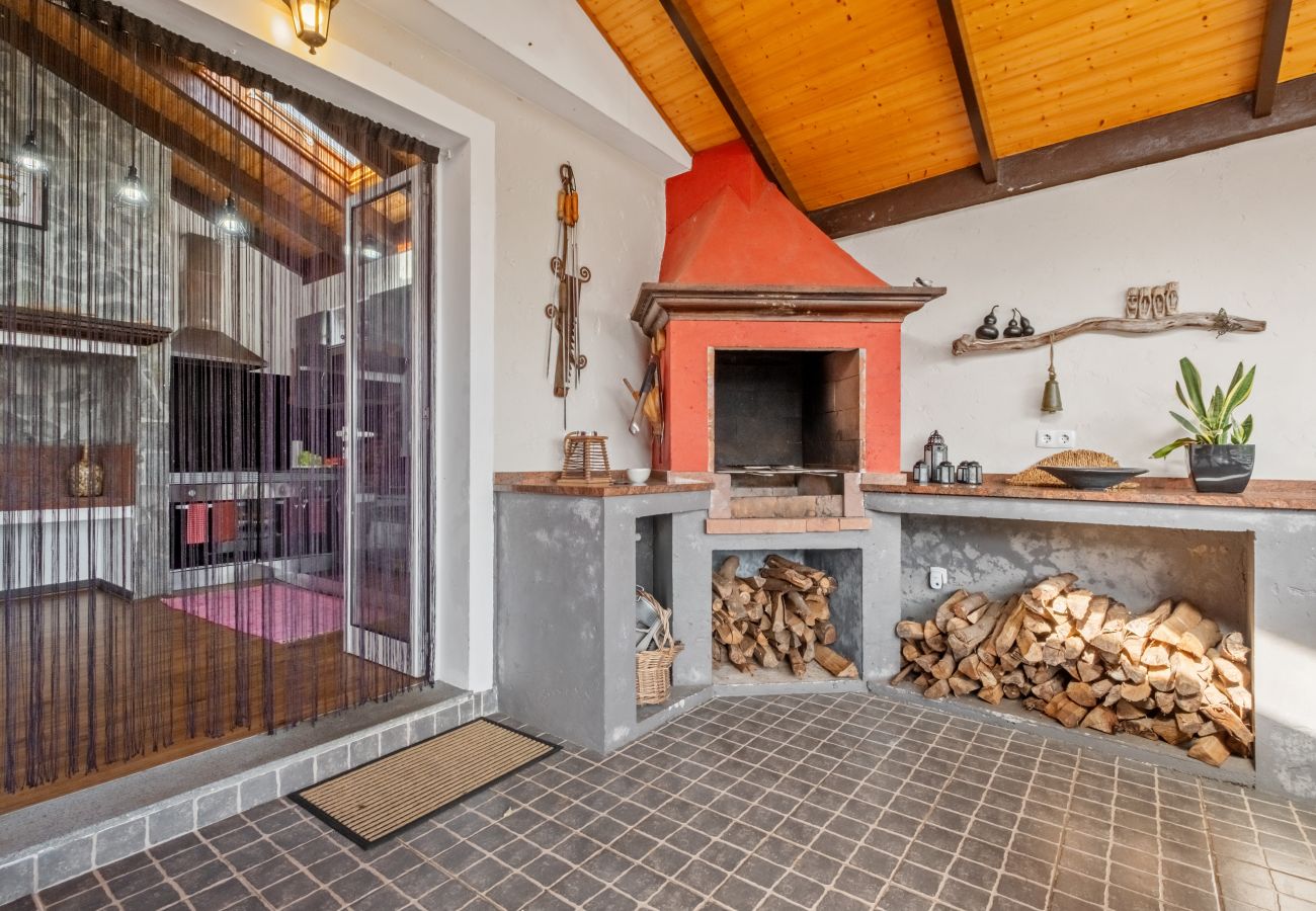 House in Santana - São Jorge Cottage - By WeHostMadeira