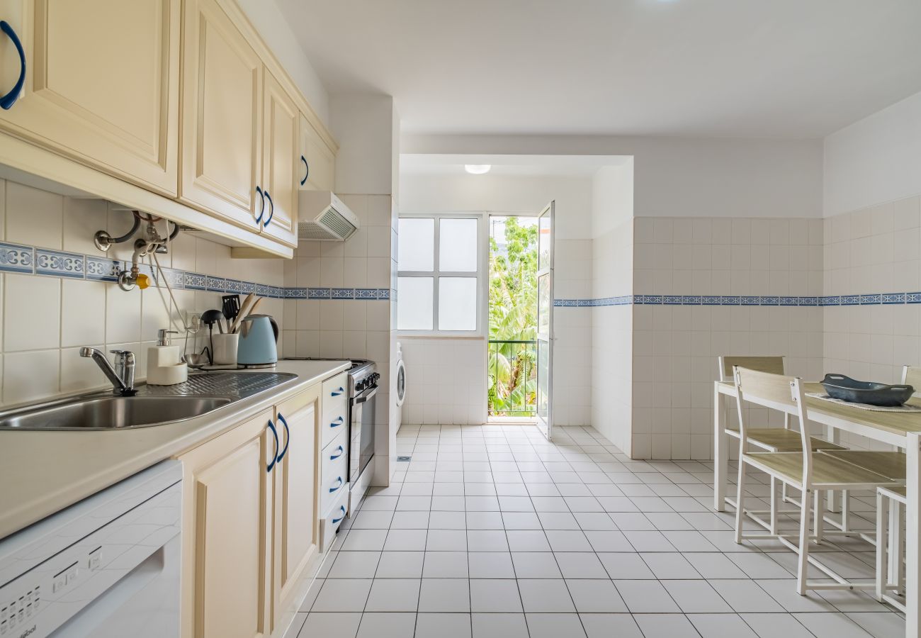 Apartment in Câmara de Lobos - Sea View  - By WeHostMadeira