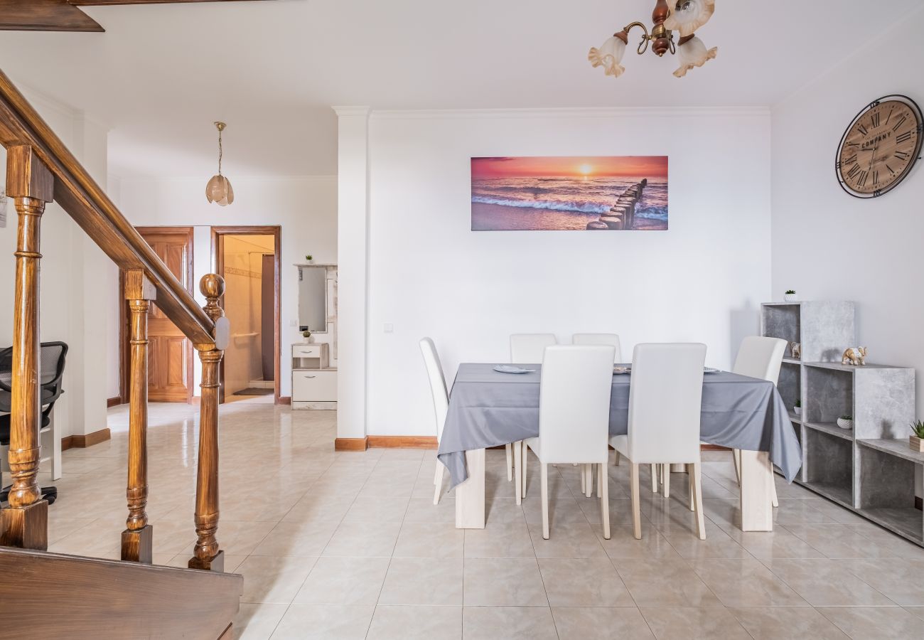 House in Santa Cruz - The Balcony - By WeHostMadeira